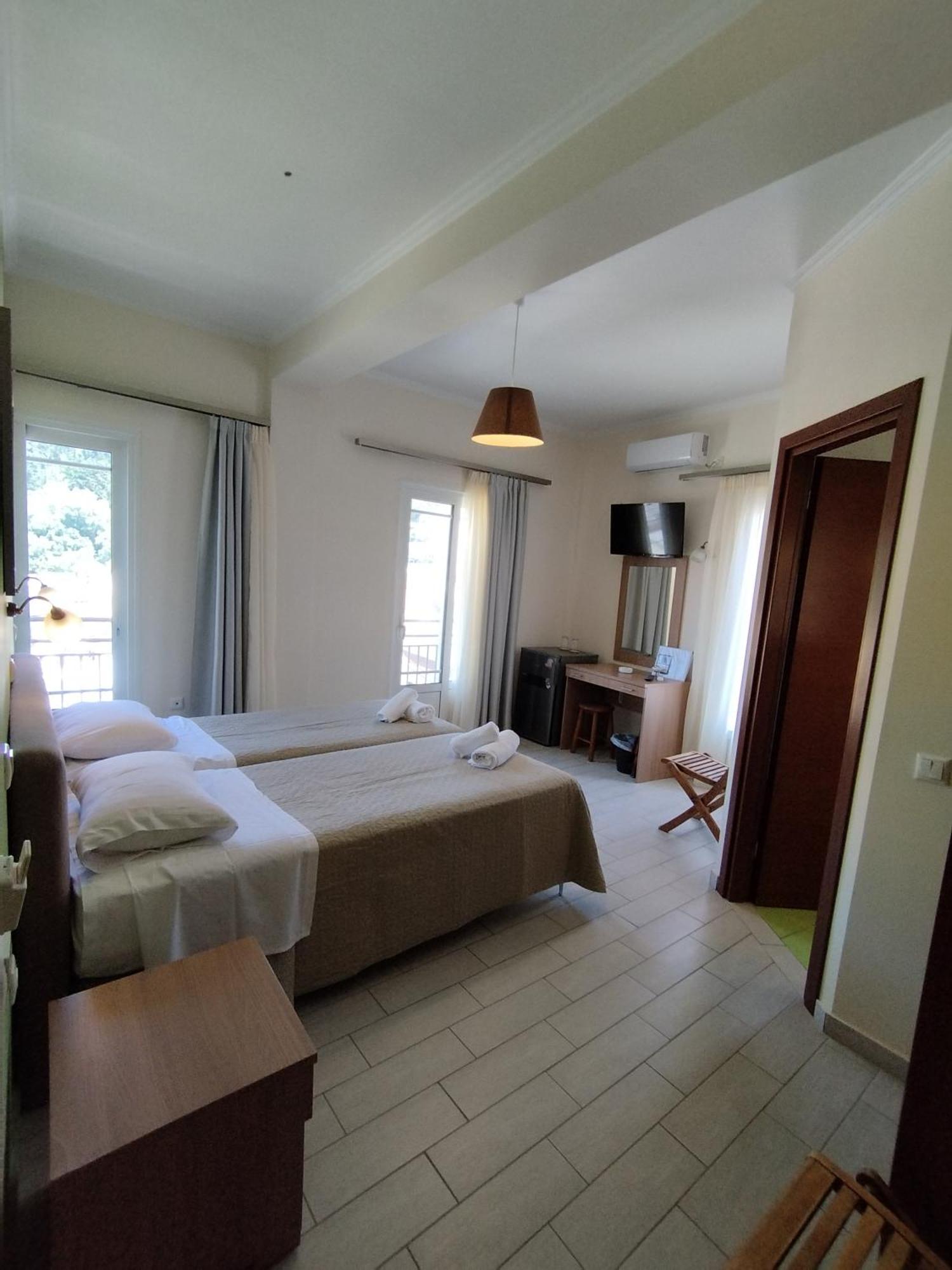 Ilios Hotel Lakka  Ngoại thất bức ảnh